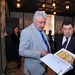 Генеральный директор «Арменпресс» Арам Ананян (в центре) и директор Национального архива Армении Аматуни Виробян на открытии выставки патриотического военного плаката «АрмТАГ».
