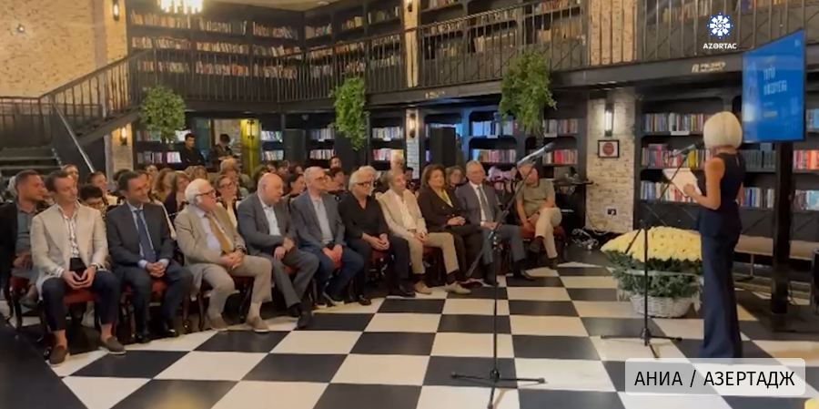 В Бакинском книжном центре почтили память Народного артиста Тофига Мирзоева