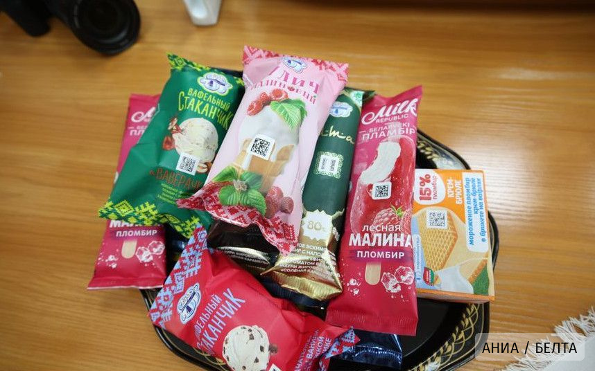 Мороженое "Драник", "Глинтвейн" и со вкусом напитка "Снежок". Как делают любимое белорусское лакомство 